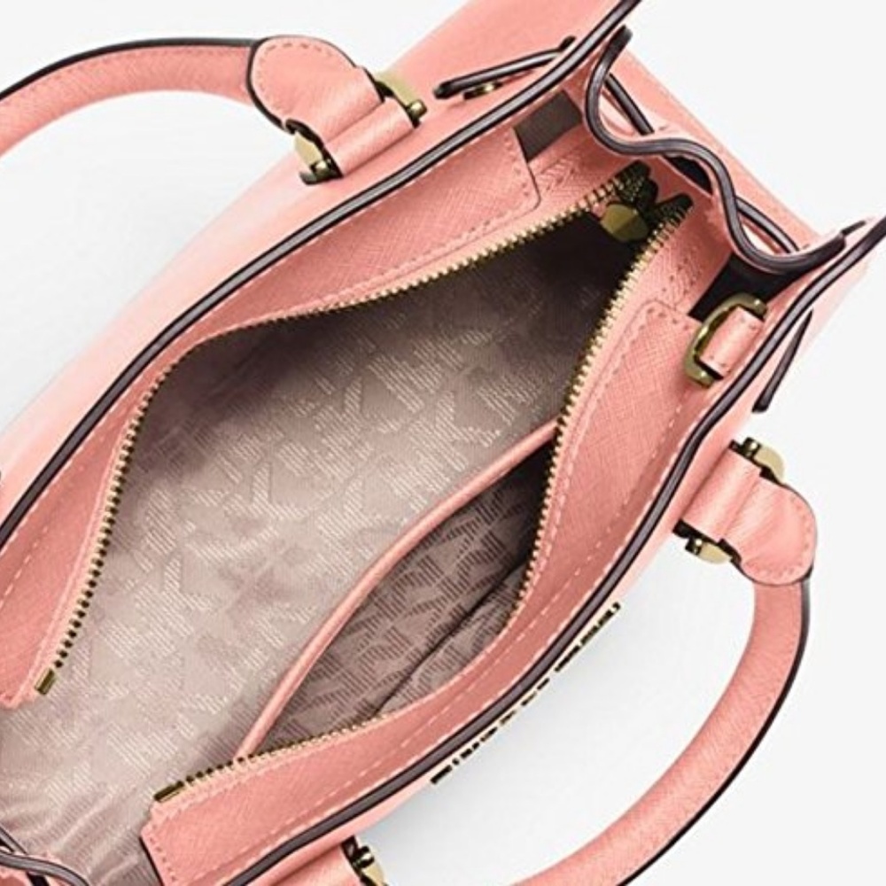 MICHAEL KORS Dillon Large Saffiano Leather Bag - Picture 2 of 7